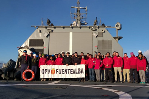 Buque Fuentealba transporta a científicos a la Antártica quienes investigarán el cambio climático