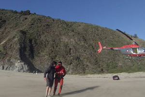 Armada de Chile rescató a parapentista en Quintay
