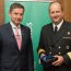 Contraalmirante Niemann recibió el Premio Marinero Fuentealba