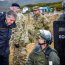 Ministro Espina conoció labor de desminado humanitario y fareros en visita al Distrito Naval Beagle