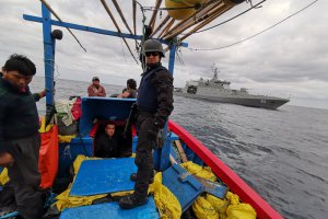 Tercera embarcación extranjera es sorprendida durante patrullaje