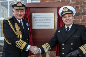 Real Armada Británica renombró importante edificio como “Cochrane”