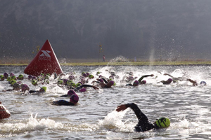 Cadetes de la Escuela Naval destacaron con excelente desempeño en Campeonato "Xterra Aguas Abiertas"
