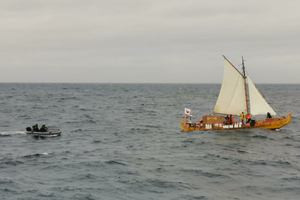 Gobernación Marítima de Coquimbo realizó última escolta al catamarán "Kuini Analola"
