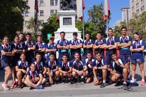 Cadetes de la Escuela Naval “Arturo Prat” participaron en la XII Maratón de Santiago 2019