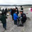 Más de 150 niños limpiaron la playa en Caleta Yaldad