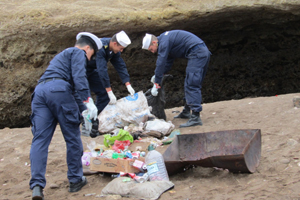 Capitanía de Puerto de Caldera participa en la recolección de 520 kgs. de basura