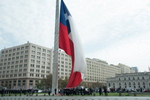 Con el izamiento de la Gran Bandera comienza a vivirse el "Mes del Mar" en Santiago