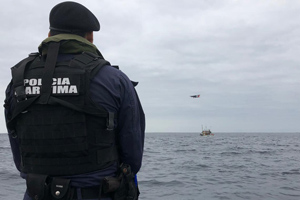 Armada junto a SERNAPESCA fiscalizaron la extracción de albacora