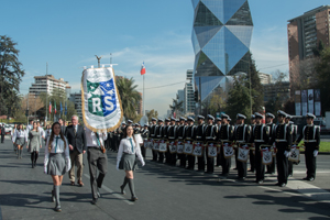 En Las Condes y Lo Barnechea realizan desfiles en homenaje a las Glorias Navales