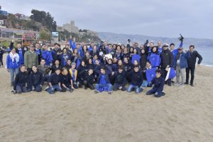 Armada participa en Limpieza de Playa en el marco de la APEC