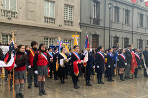En Punta Arenas mil estudiantes homenajearon las Glorias Navales a pesar de las bajas temperaturas