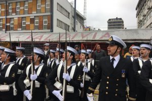 Conscriptos del CENIR desfilaron en Valdivia por motivo de las Glorias Navales