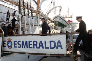 Cadetes de primer año realizaron visita académica a Buque Escuela "Esmeralda"