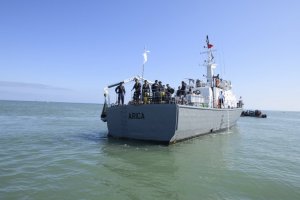 Arica celebró "Día Mundial de los Océanos" con limpieza de playas y fondo submarino