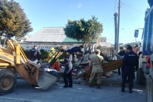 Comunidad de Talcahuano agradeció apoyo de la Unidad de Tarea de la Armada tras paso de tromba