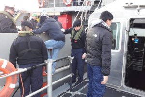 Patrullero de Servicios Generales “Contramaestre Ortiz” rescató a cuatro tripulantes desde el área de canal Refugio
