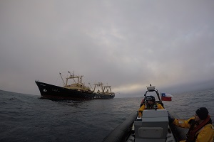 Buque OPV "Marinero Fuentealba" realiza exitosa inspección de pesqueros internacionales en la Antártica Chilena
