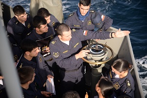Cadetes de primer año de la Escuela Naval realizaron su primer embarco profesional
