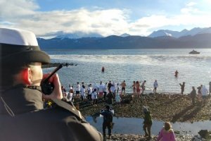 Armada realizó operativo de seguridad en "Chapuzón Austral"