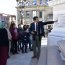Ciudadanos de Santiago realizan visita a la Armada en Valparaíso