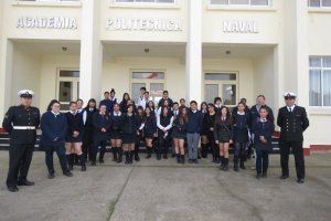 Alumnos de colegio Obispo Rafael Lira realizaron jornada de “puertas abiertas” en la Escuadra y Academia Politécnica Naval