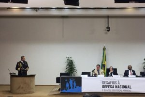 Agregado Naval y de Defensa de Chile en Brasil participó en Seminario Internacional de Defensa organizado por Cámara de Diputados brasilera