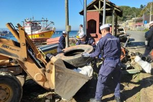 10 toneladas de basura fueron retiradas de Caleta Tumbes en operativo realizado por la Capitanía de Puerto de Talcahuano