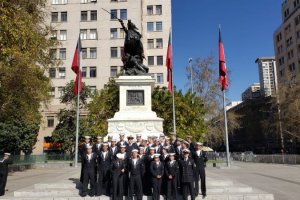 Curso de Escribientes de la Escuela de Grumetes realizó visitas profesionales a Santiago
