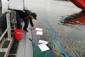 Gobernación Marítima de Coquimbo realiza acciones ante posible derrame de hidrocarburos