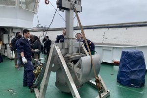 Armada apoya estudio de algas nocivas e investigación geológicas en el fondo marino