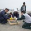Neumáticos y miles de colillas de cigarro sacó de la playa personal de la Armada junto a la comunidad en Concón.