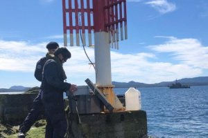 Patrullero "Cirujano Videla" efectuó mantenimiento de señalización marítima en la Región de Aysén