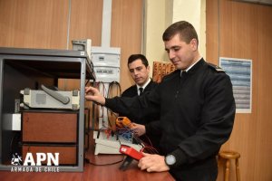 Alumnos de la Apolinav trabajan en sus proyectos para el II Encuentro de Innovación Pública Alumnos de la Apolinav trabajan en sus proyectos para el II Encuentro de Innovación Pública