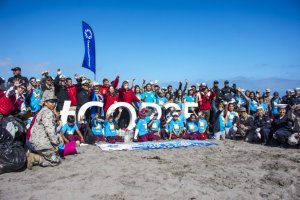 Ministro de Defensa encabezó limpieza de playas en Coquimbo en el marco de la COP25