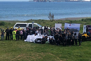 Capitanía de Puerto de Coronel realizó limpieza de playa en sector "El Pueblito"