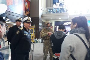 Contraalmirante De La Maza recorre sectores de la región de Valparaíso para verificar el estado del personal desplegado Contraalmirante De La Maza recorre sectores de la región de Valparaíso para verificar el estado del personal desplegado