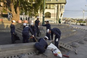 Grumetes y Cadetes siguen realizando operativos de limpieza en la V región Grumetes y Cadetes siguen realizando operativos de limpieza en la V región