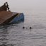 Armada apoya rescate de tripulantes tras hundirse embarcación frente a las costas de Arica