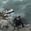 Armada junto a Bote Salvavidas rescatan a hombre desde roqueríos en Valparaíso
