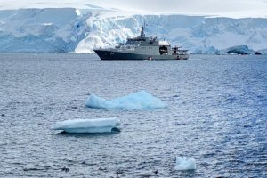 "Marinero Fuentealba" se convierte en el primer Patrullero Oceánico en realizar la apertura de una base antártica "Marinero Fuentealba" se convierte en el primer Patrullero Oceánico en realizar la apertura de una base antártica