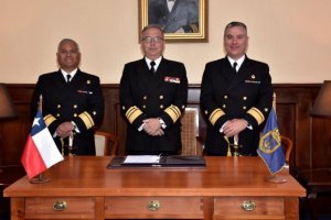 Contraalmirante Leonardo Quijarro asumió la Dirección de Ingeniería de Sistemas Navales Contraalmirante Leonardo Quijarro asumió la Dirección de Ingeniería de Sistemas Navales