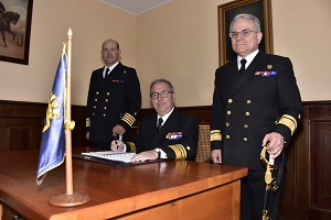 Capitán de Navío Klaus Hartung asumió como Director General de Finanzas de la Armada Capitán de Navío Klaus Hartung asumió como Director General de Finanzas de la Armada