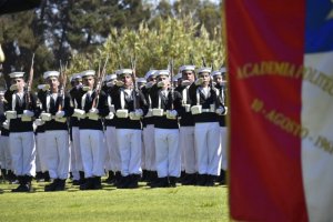 Almirante Julio Leiva presidió graduación en Academia Politécnica Naval Almirante Julio Leiva presidió graduación en Academia Politécnica Naval
