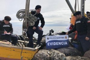 Armada incautó más de 3 toneladas de recursos hidrobiológicos actualmente en veda Armada incautó más de 3 toneladas de recursos hidrobiológicos actualmente en veda