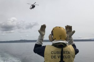 Patrullero "Micalvi" y Helicoptero Naval 53 realizaron entrenamiento en el Seno de Reloncaví Patrullero "Micalvi" y Helicoptero Naval 53 realizaron entrenamiento en el Seno de Reloncaví