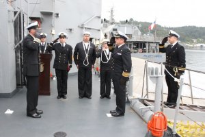 Barcaza LST-95 “Chacabuco" realizó ceremonia de cambio de mando
