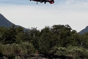 Armada rescata a kayakista en Río Petrohué