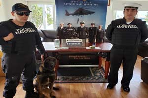 Personal Naval de Aysén en 3 días ha detectado 5 personas ingresando droga en Puerto Cisnes Personal Naval de Aysén en 3 días ha detectado 5 personas ingresando droga en Puerto Cisnes