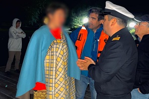 Armada coordinó exitoso rescate de menor de edad en Lago Calafquén Armada coordinó exitoso rescate de menor de edad en Lago Calafquén